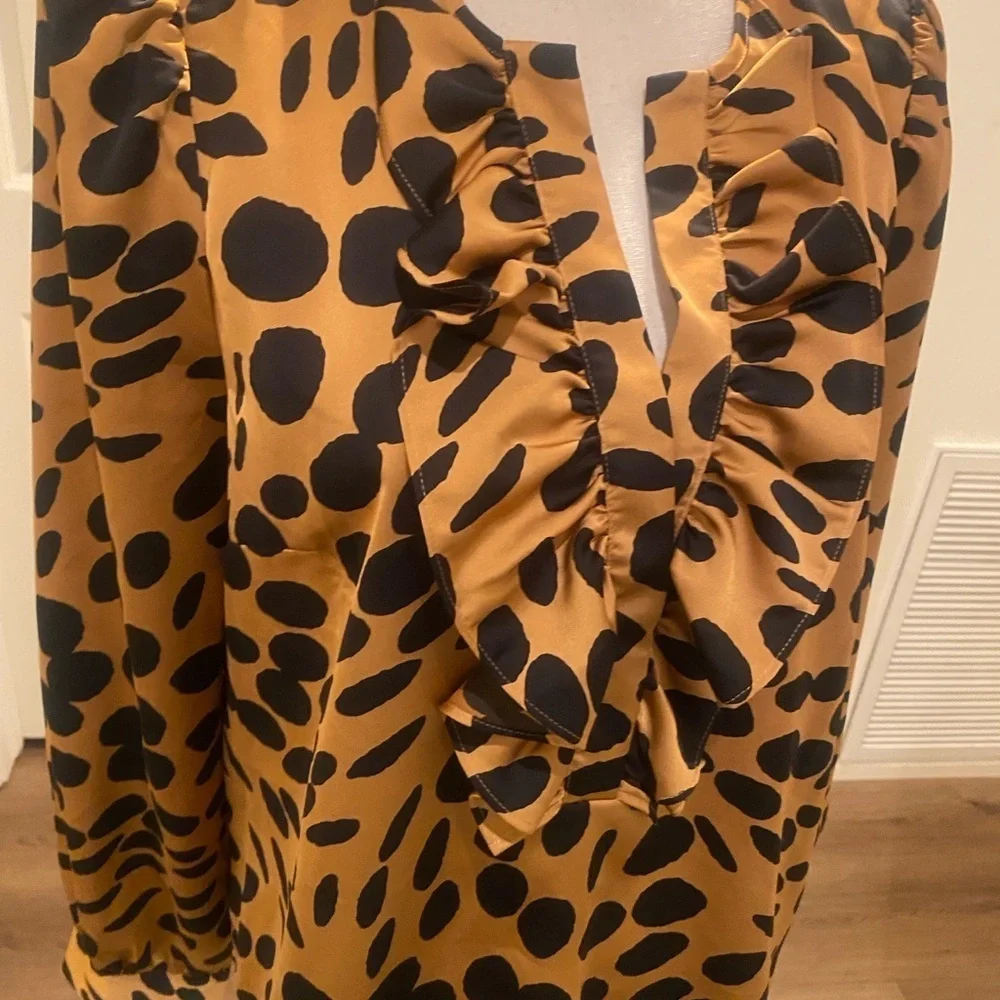 J. Crew Women’s Animal Print Ruffles Blouse Long Sleeve Button Down New M